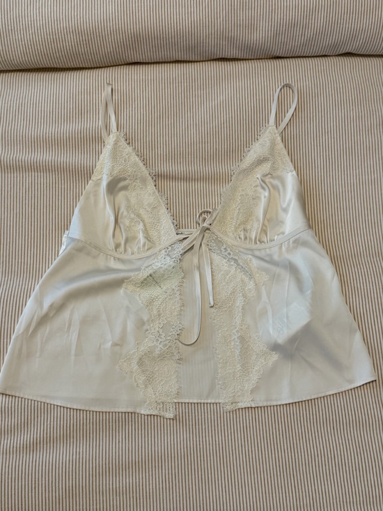 Abercrombie & Fitch Other - Abercrombie & Fitch Ivory Lace-Trim Satin Top